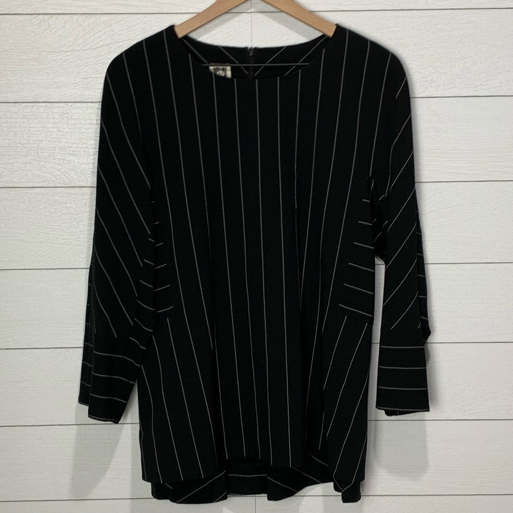 Anne Klein Black Striped Top Size 12
